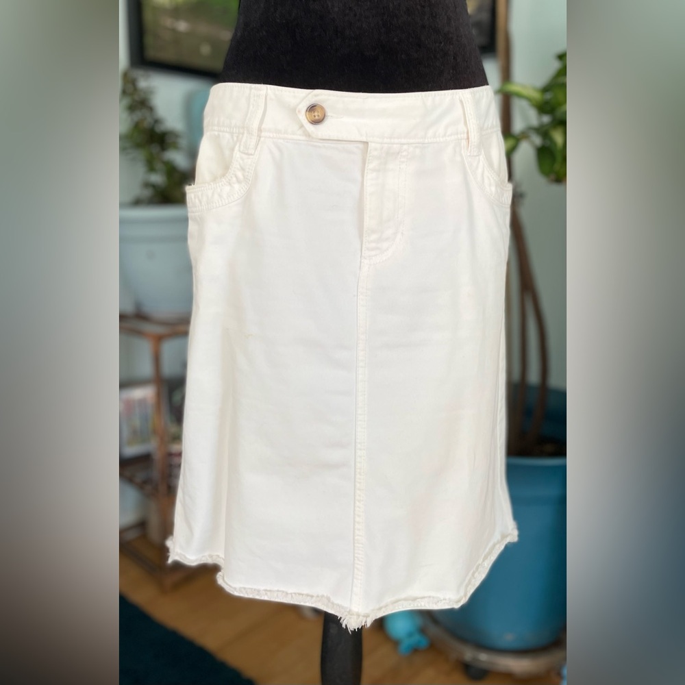 Old Navy Low Waist White Denim Rough Edge Knee Length Jean Skirt